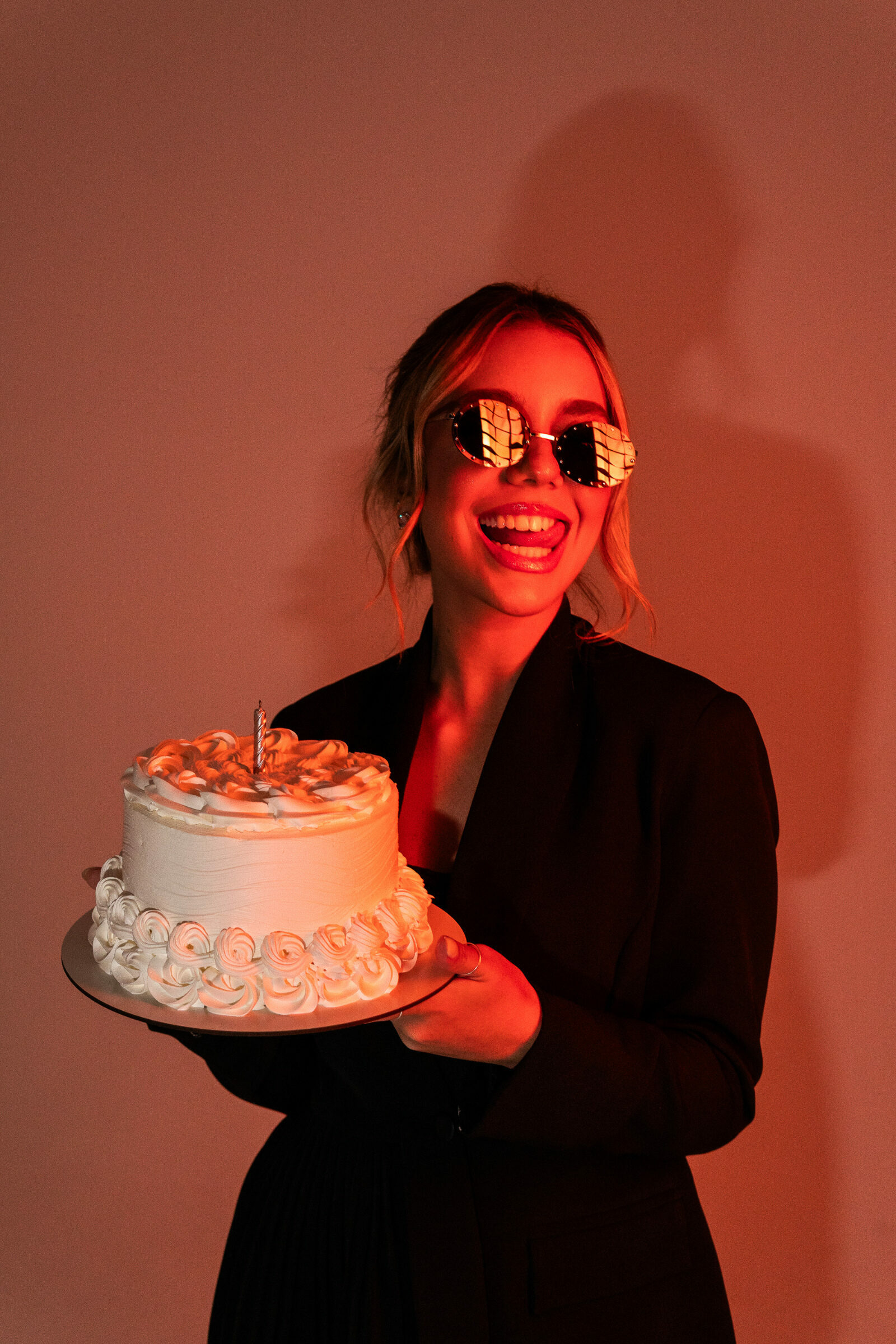  Carol Valentim 24 Anos